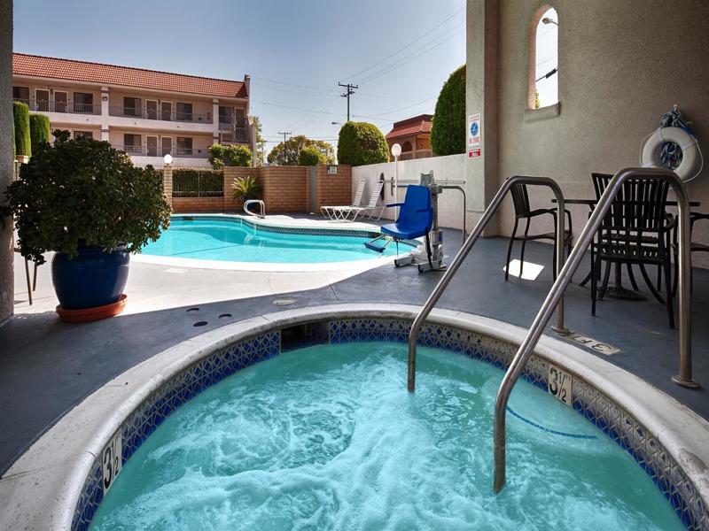 Best Western Pasadena Royale Inn & Suites Exterior photo